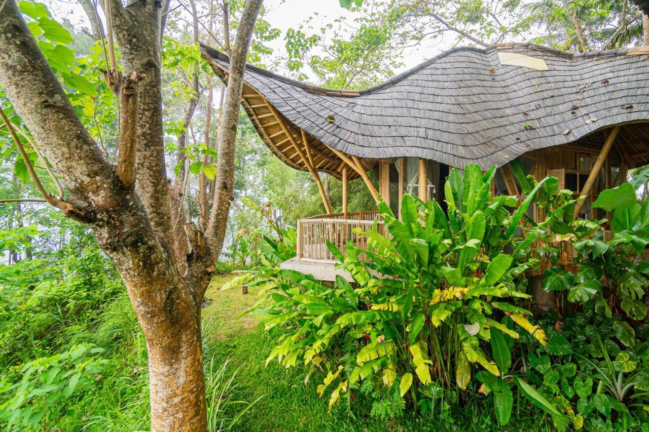 Bird Hills Bamboo House Villa Karangasem Exteriör bild